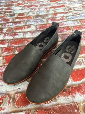 Sorel Black Slip-On Flats